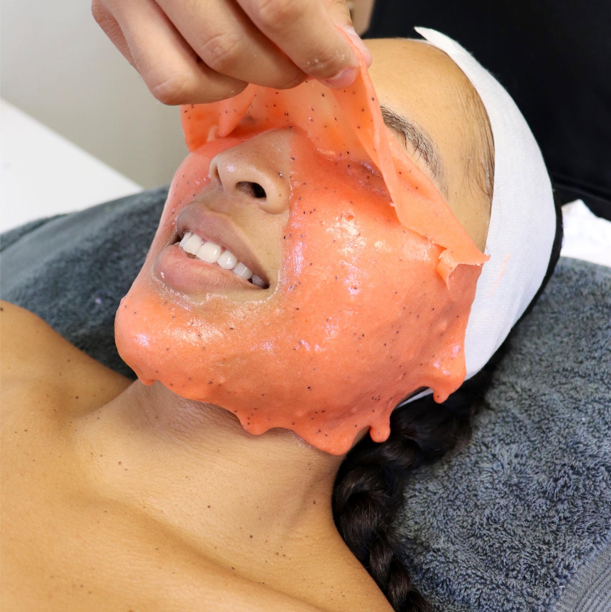 R.E.M Jelly Mask application